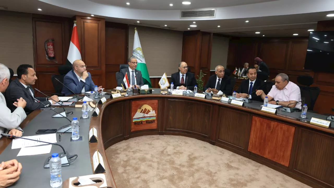 الجيزة تدرس إنشاء مصانع جديدة لتدوير المخلفات