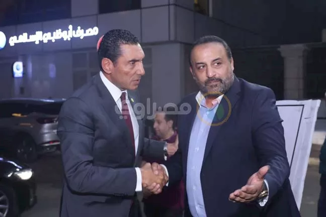 وزير الشباب والرياضة يقدم واجب العزاء للنائب محمد شبانة في وفاتة والدته (1)