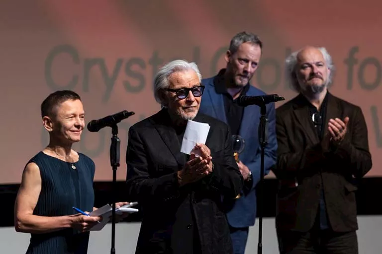 herec-harvey-keitel-tlumocnice-helena-koutna-vykonny-reditel-festivalu-krystof-mucha-umelecky-reditel-karel-och