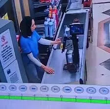 حقيقة فيديو بكاء كاشيرة في سوبر ماركت (2)