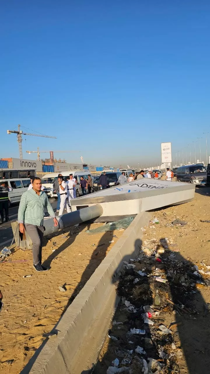 تفاصيل حادث انقلاب أتوبيس مدارس أعلى طريق السويس الصحراوى وإصابة 17 طالبا