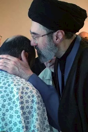 الإعلام الإيراني ينشر صورا جديدة للمرشد الإيراني مجتبي خامنئي