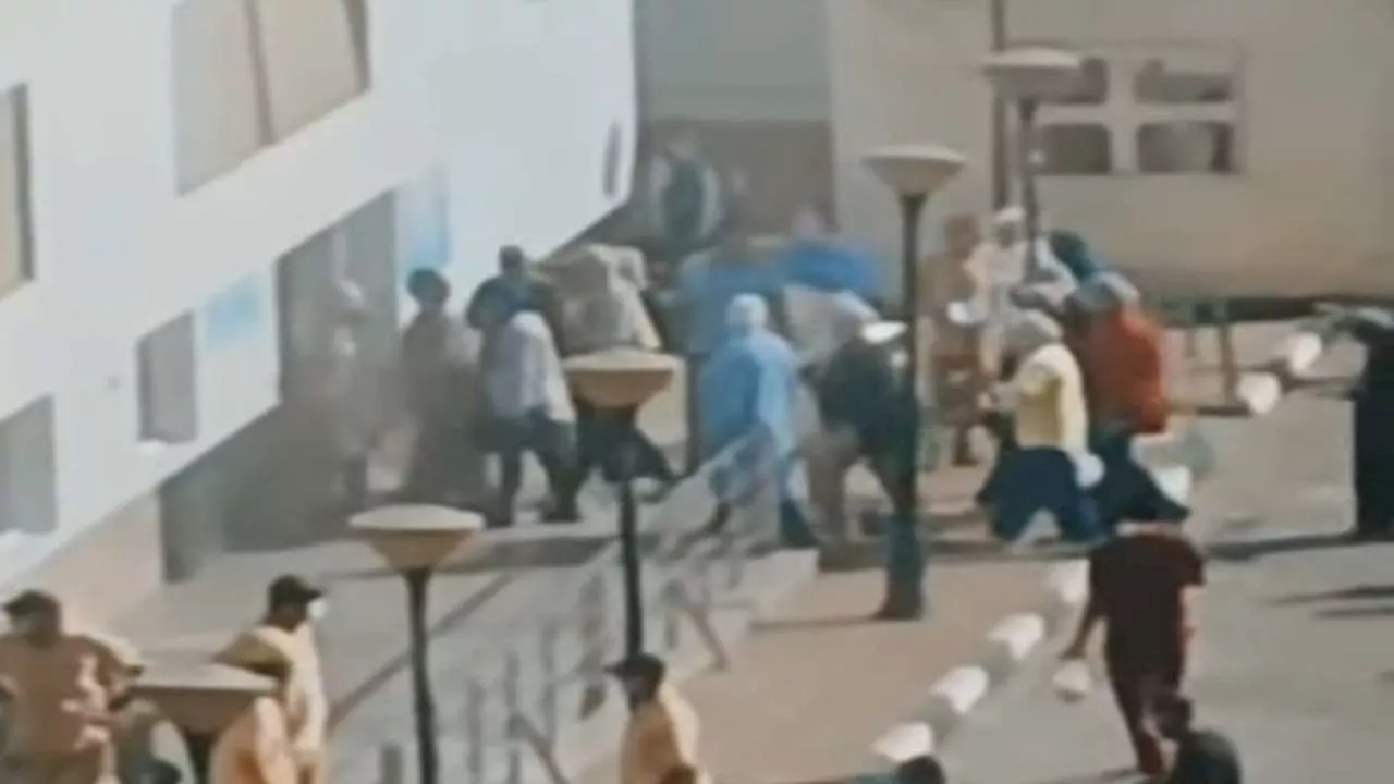 ادخنة من مستشفى الزهور في بورسعيد (1)