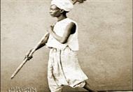 مهنة المشعلجى .. ده وظيفته يلف على لمبات الزيت الل