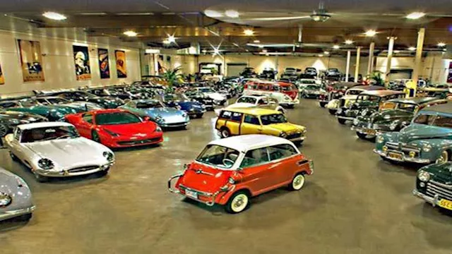 السيارات الكلاسيكية القديمة - أرشيفية             