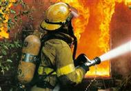 صورة ارشيفية لقوات الحماية المدنية اثناء السيطرة ح