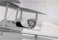 لطفية النادى أول امرأة تحلق بالطائرة في سماء مصر س