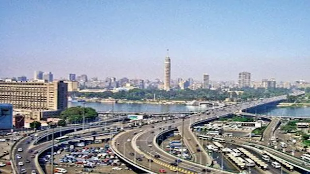 تحويلات مرورية بكوبرى أكتوبر لإصلاح الباكيات أعلى 