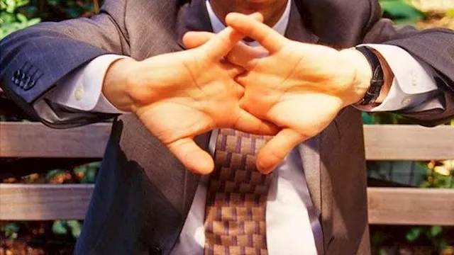 طقطقة الأصابع                                     