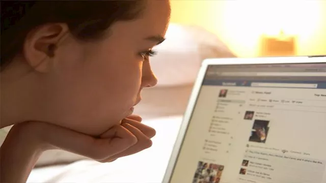  إدمان الإنترنت