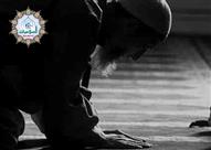 ما هى الكيفية الصحيحة التي يَنْزِلُ بها الْمُصَلِّ