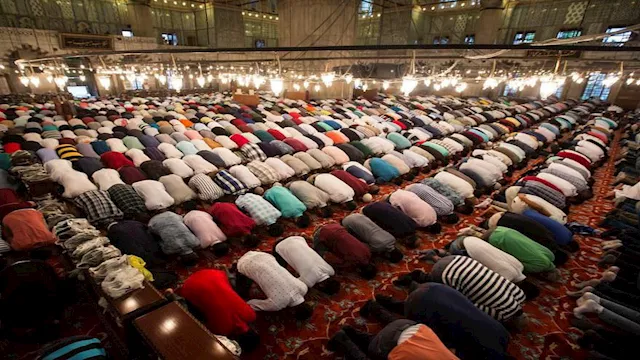 حكم ترك صلاة الجماعة بسبب المطر