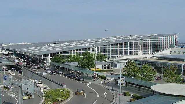 مطار شتوتجارت الألماني