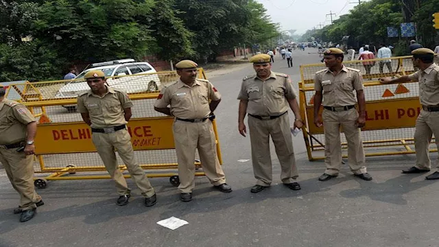 السلطات الهندية                                   