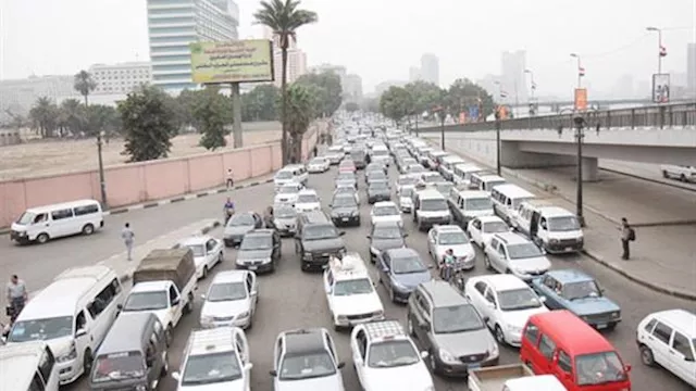 النشرة المرورية.. كثافات متحركة بشوارع القاهرة وال