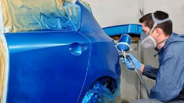 عملية طلاء السيارة - أرشيفية