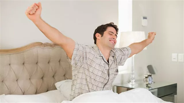 المكوث في المنزل وحيد 