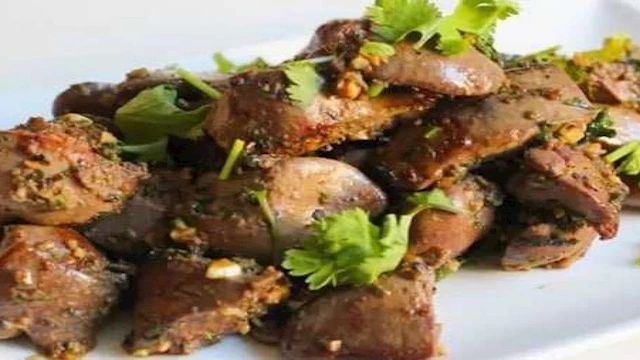 لن تتوقع.. 5 فوائد لجسمك عند تناول كبد وقوانص الدج