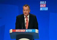 وزير بريكست ديفيد فروست متحدثا في مؤتمر حزب المحاف