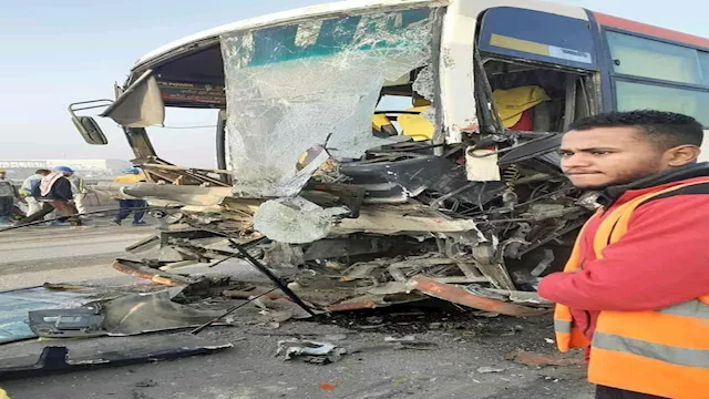 تصادم أتوبيس وسيارة-أرشيفية                       