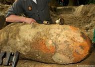 تفكيك قنبلة 