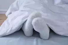 النوم بالجوارب                                    