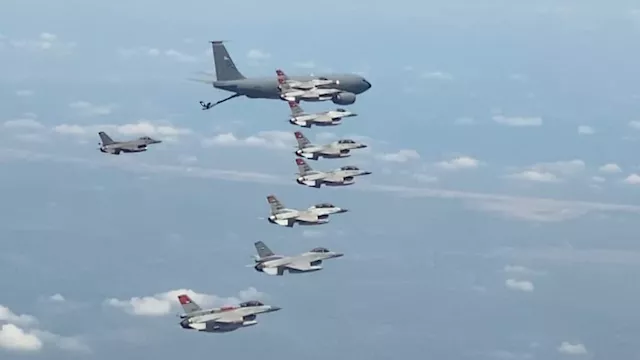 مناورات جوية