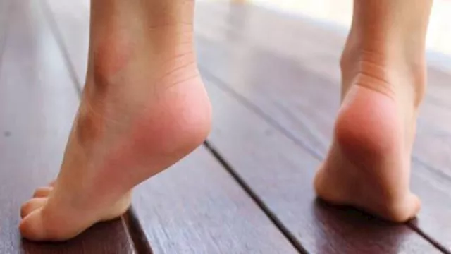 تنميل القدمين