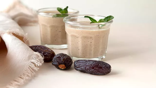 الحليب بالتمر 