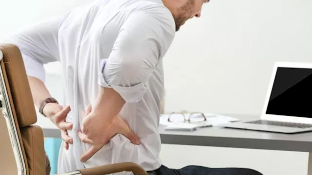 مخاطر الجلوس لساعات طويلة                         