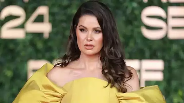 يسرا اللوزي