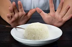 الأرز الأبيض يساعد في التخلص من دهون البطن.. طبيبة توضح