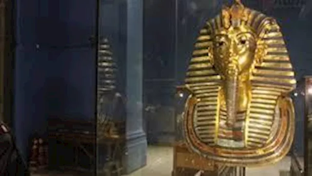 الملك توت عنخ آمون