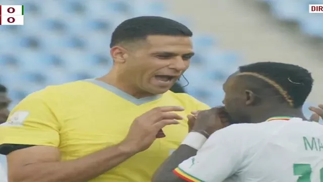 الحكم المصري محمد معروف يمنع ساديو ماني من تنفيذ ر