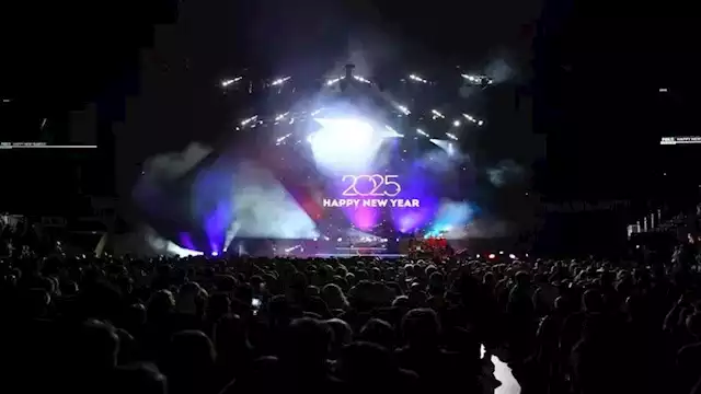 العالم يستقبل سنة 2025