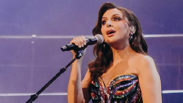 انغام في البرت هول 