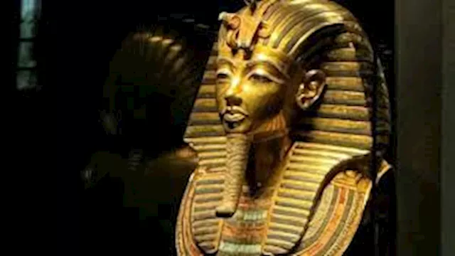 قناع توت عنخ آمون