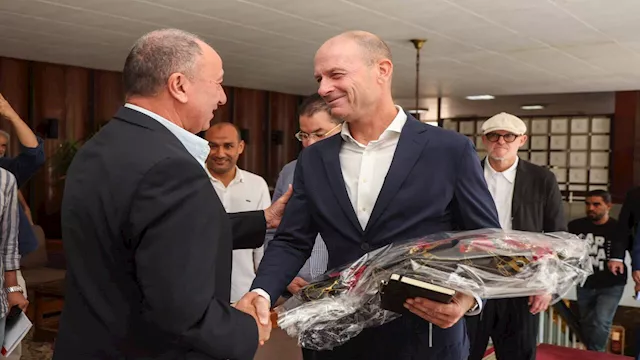 ياس ثورب مدرب الأهلي والخطيب (3)