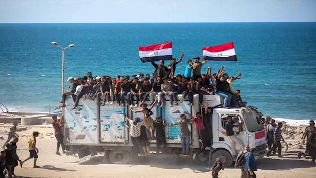 مصر تسيّر 100 شاحنة لدعم عودة النازحين إلى شمال غز