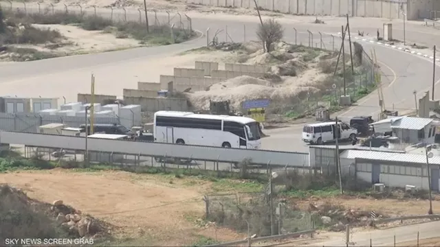 دفعة ثانية من الأسرى