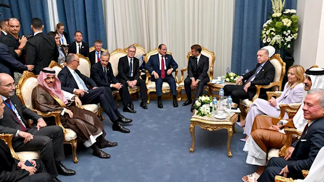 الرئيس السيسي يشارك في اجتماع تنسيقي على هامش قمة 