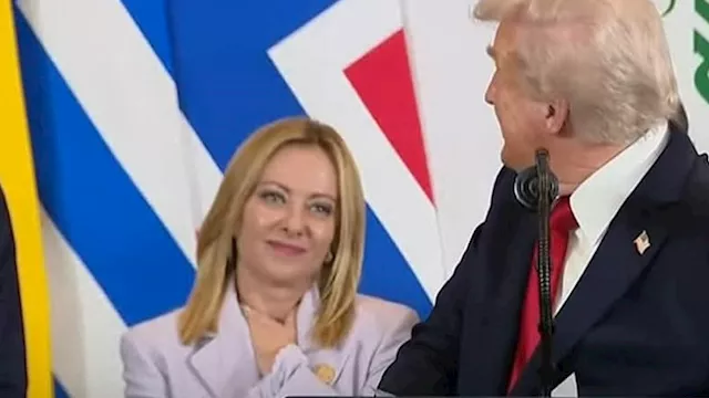 ترامب يغازل رئيسة وزراء إيطاليا 