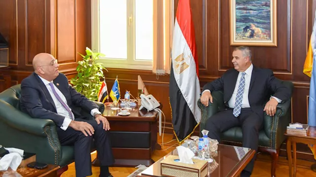 رئيس الجهاز خلال لقاء محافظ الإسكندرية
