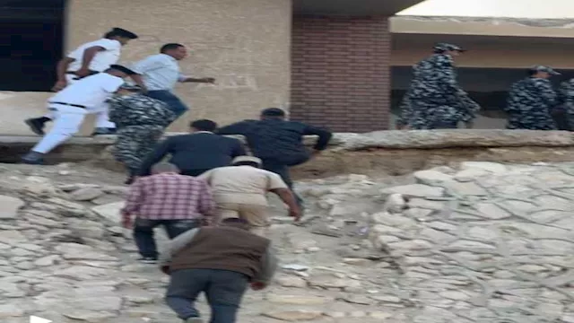 تمثيل جريمة الإسماعيلية.. الطفل القاتل يروي كيف جز