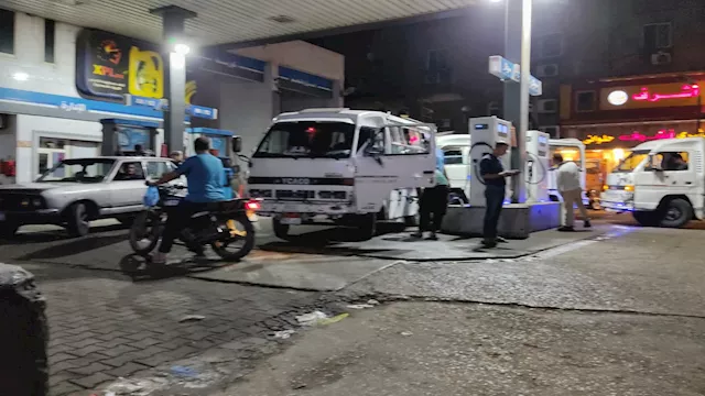 زحام في محطات الوقود 