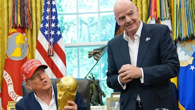 ترمب ورئيس الفيفا_