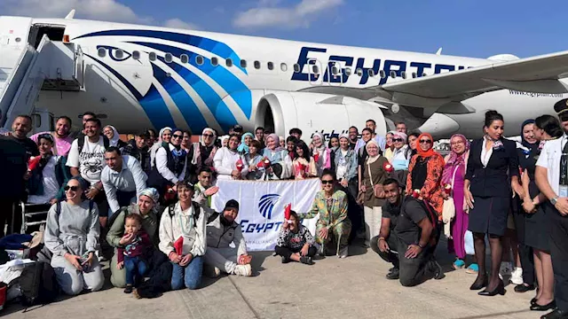مصر للطيران تستقبل أطفال 57357 فور عودتهم من أسوان