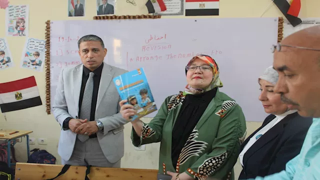 هالة عبد السلام تتفقد مدارس الجيزة