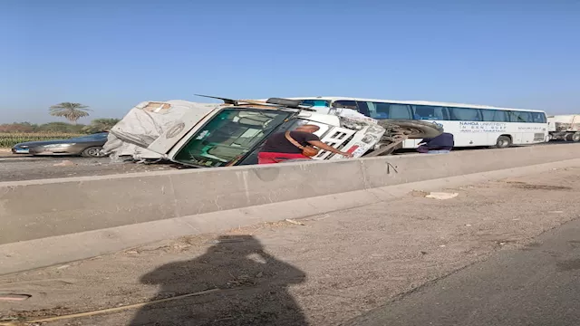 تصادم سيارتين