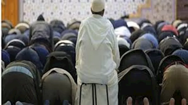 الصلاة جالسًا